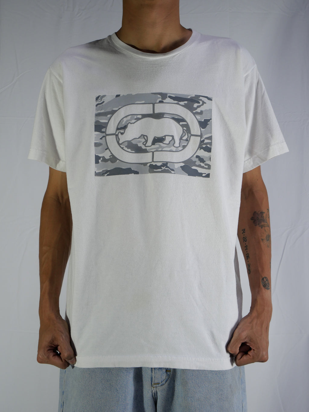 (L) Ecko T-shirt