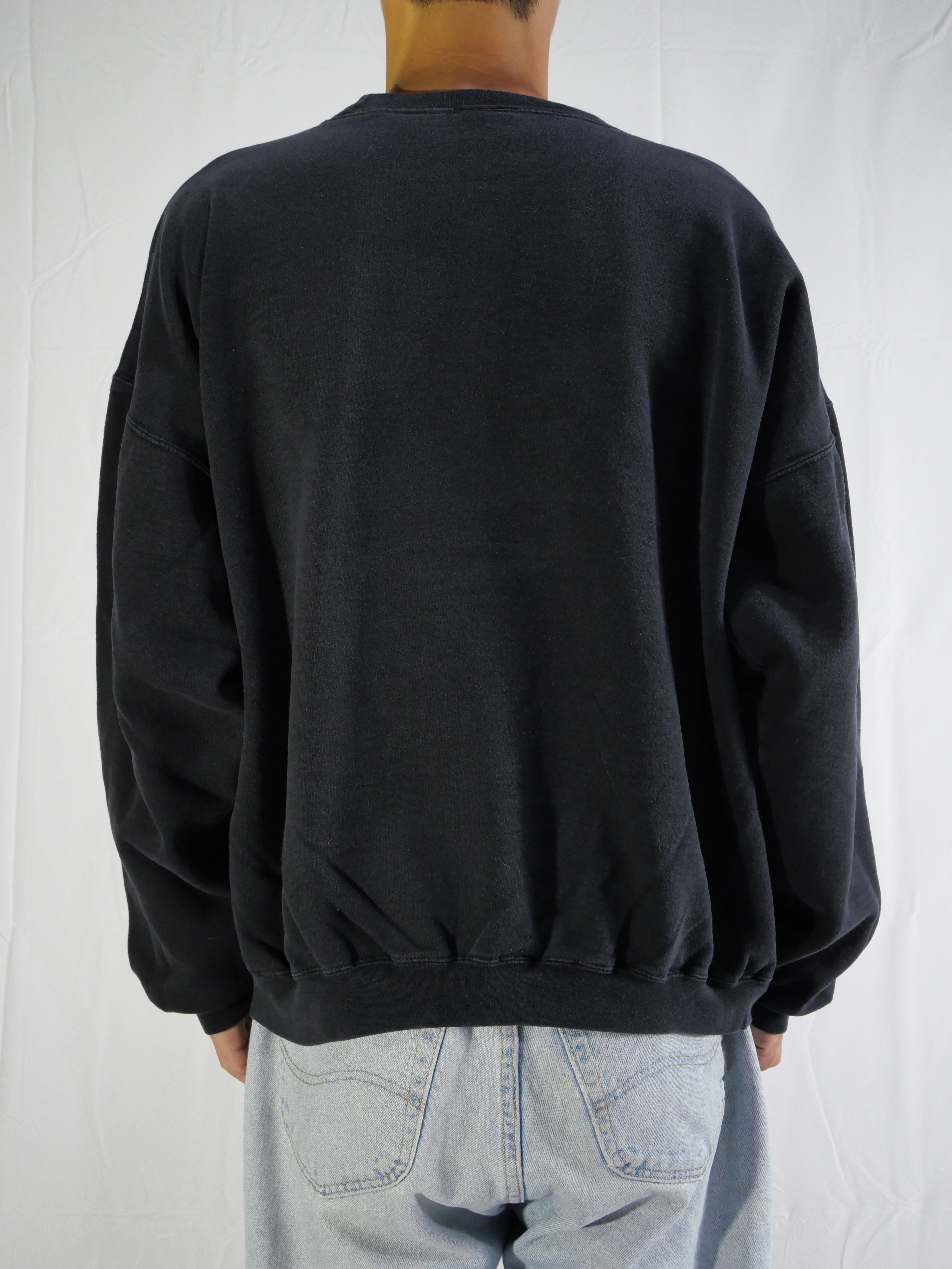 (L) Gold’s Gym Crewneck