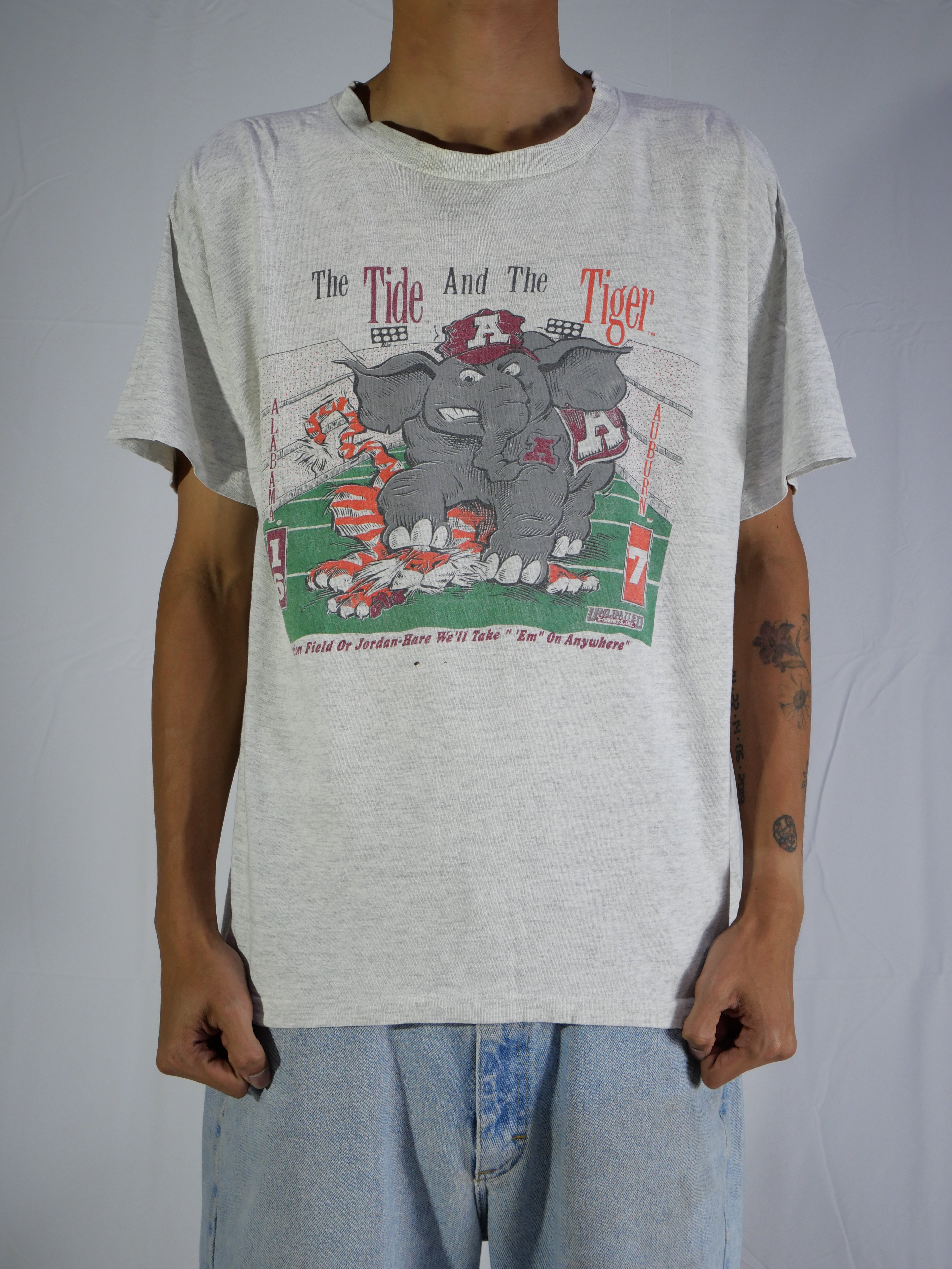 (L) Alabama vs Auburn T-shirt