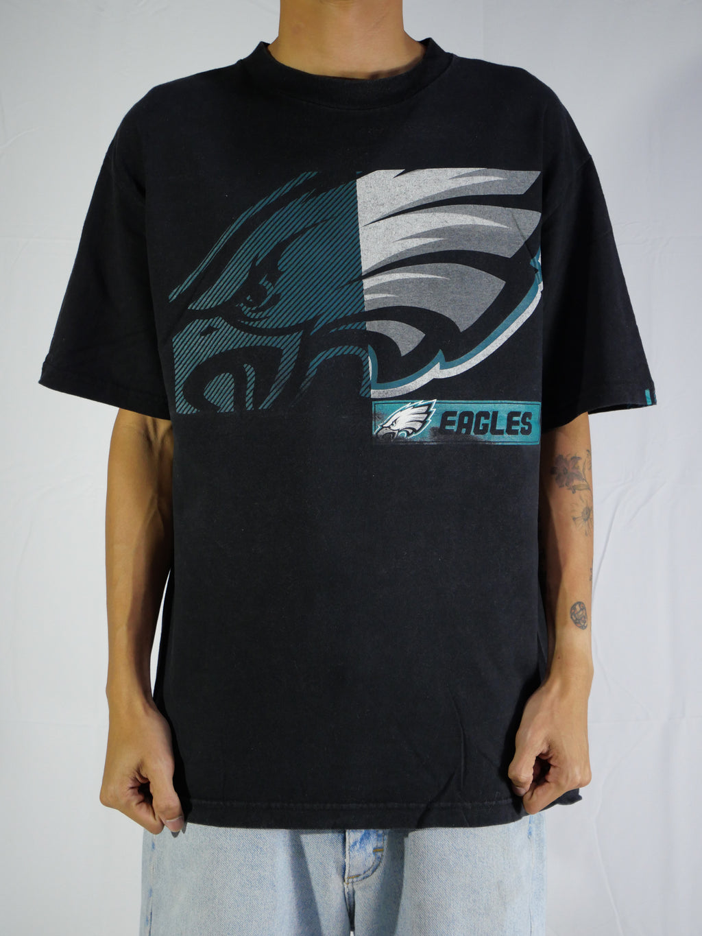 (L) Eagles T-shirt