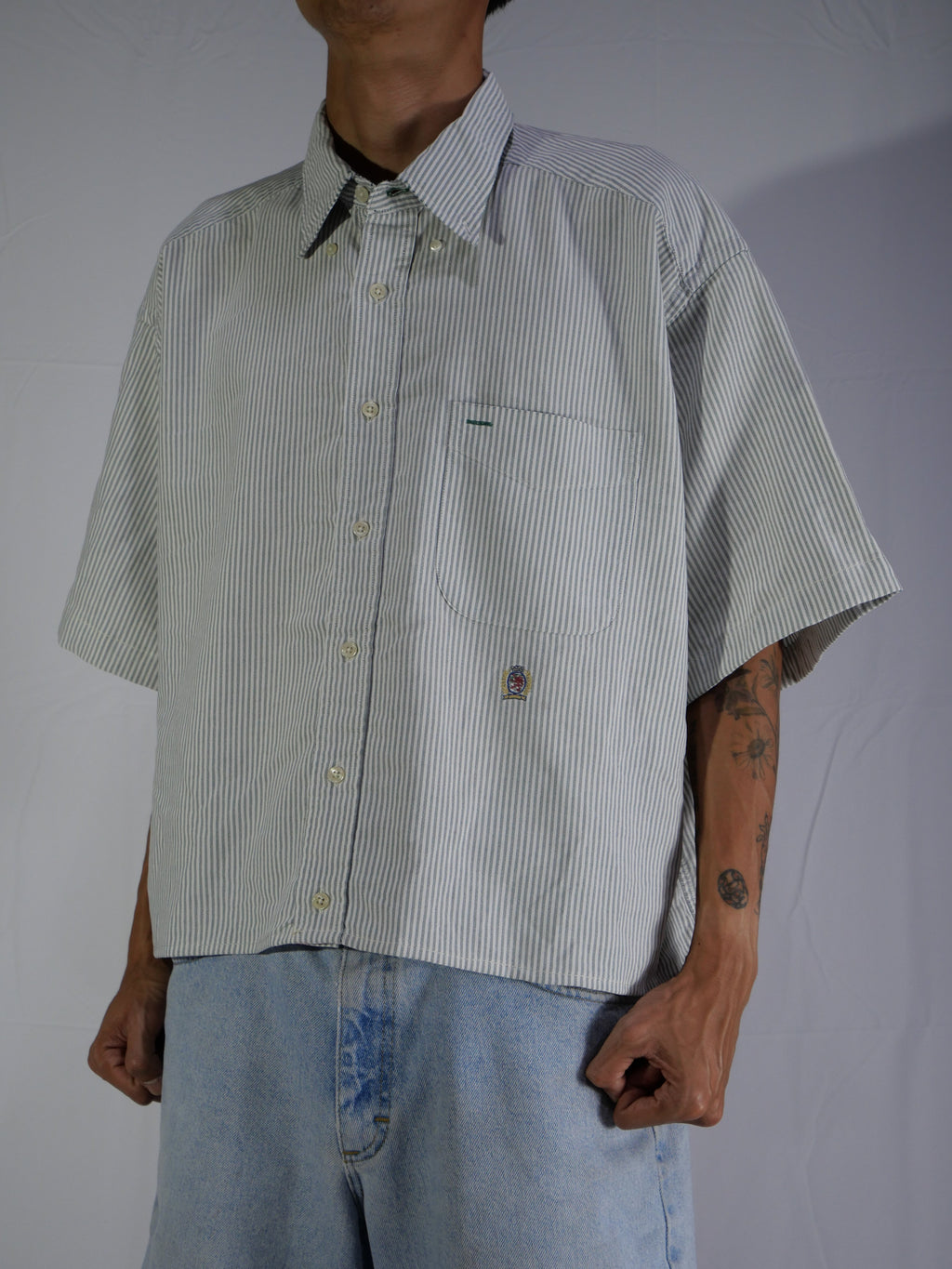 (L) Tommy Hilfiger Button Shirt