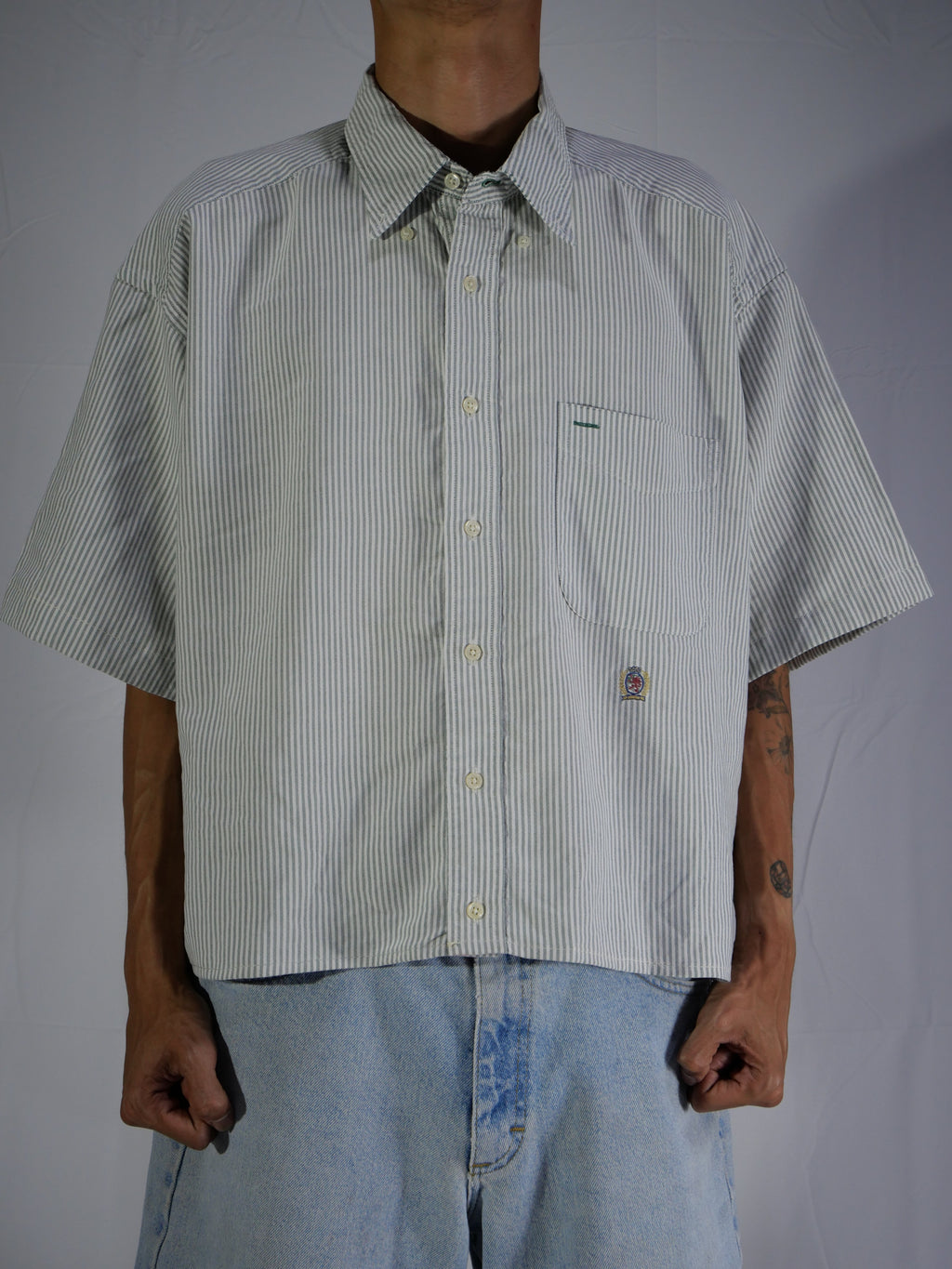 (L) Tommy Hilfiger Button Shirt