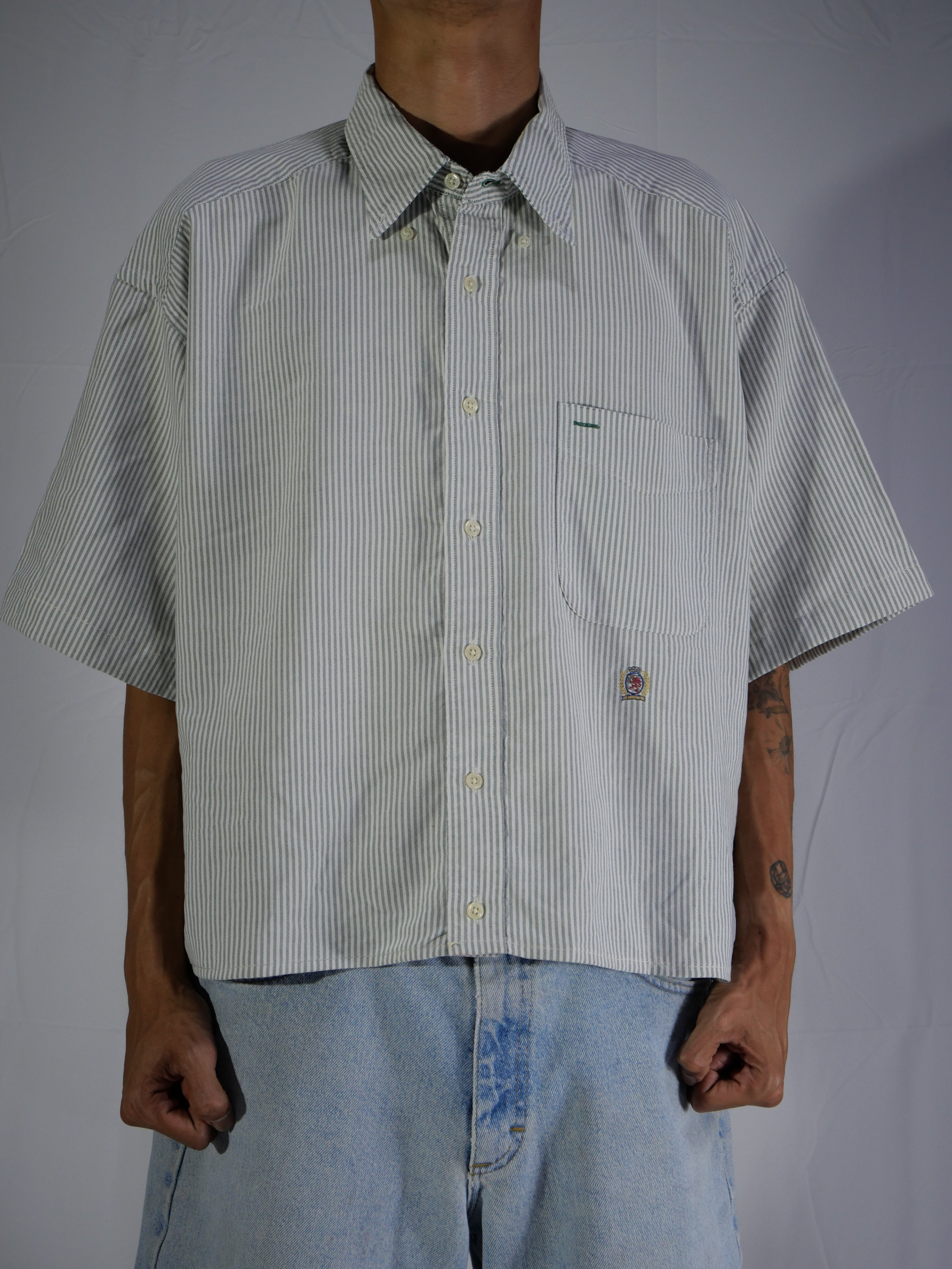 (L) Tommy Hilfiger Button Shirt