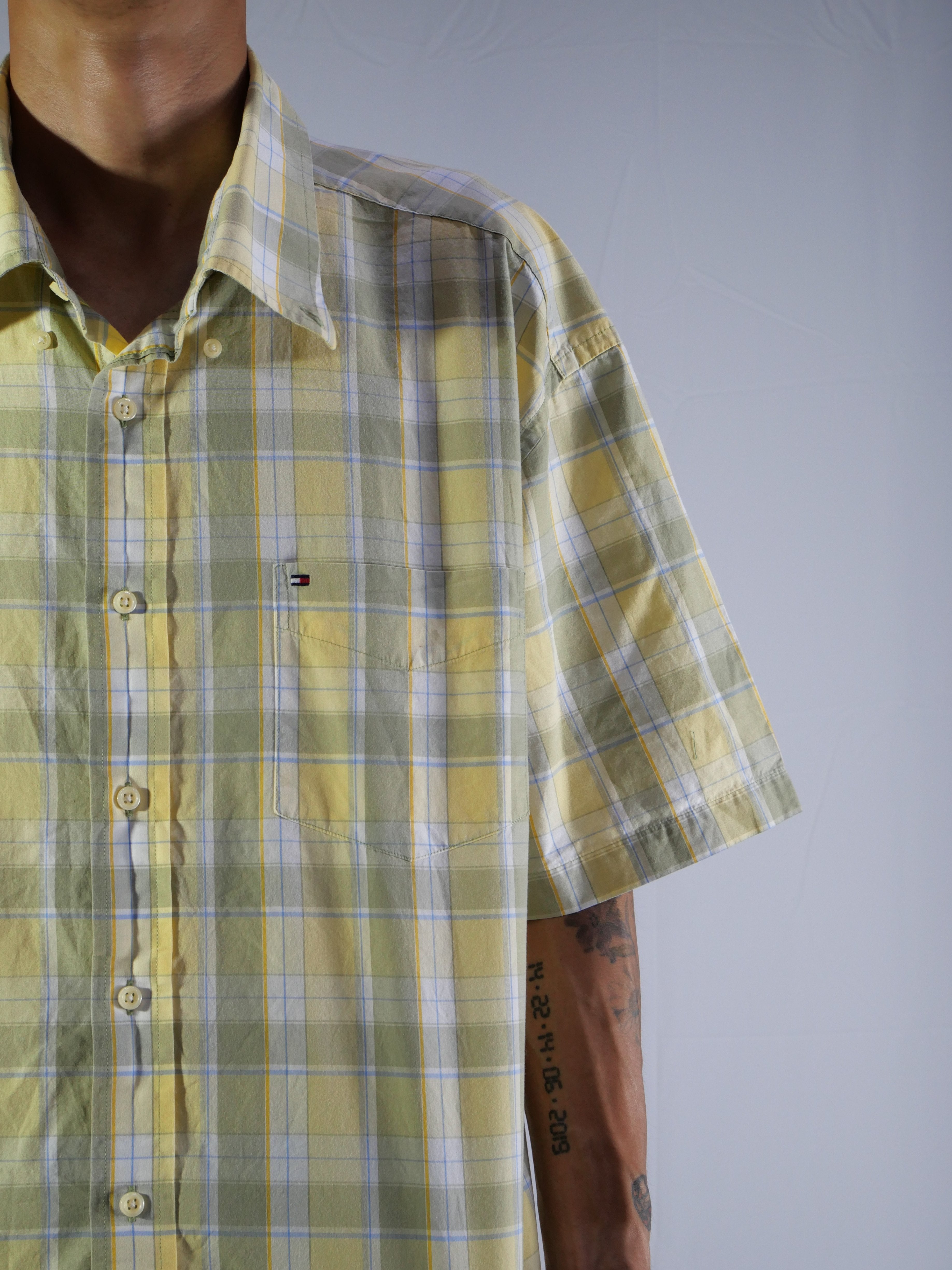 (XL) Tommy Hilfiger Button Shirt