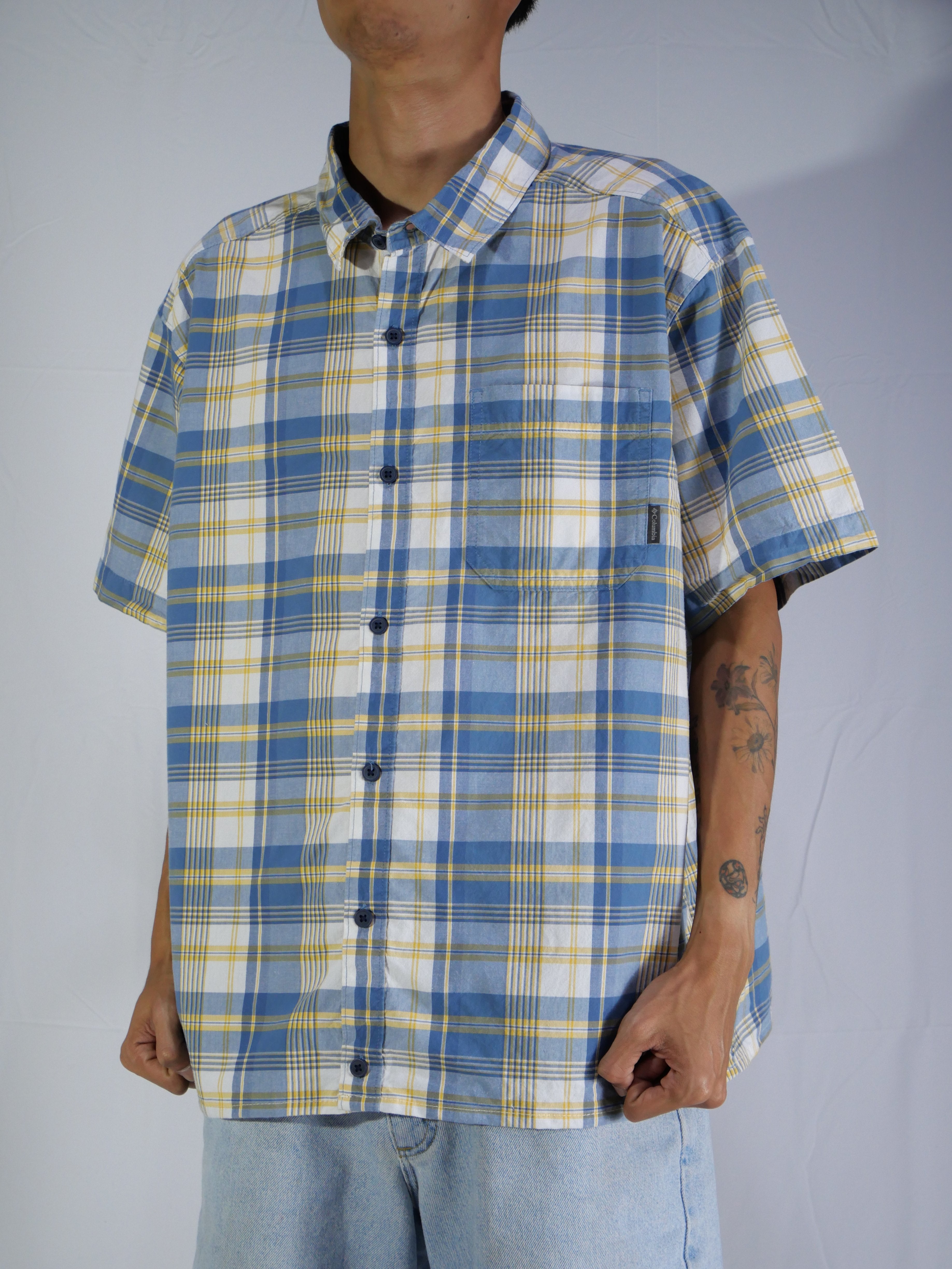 (XL) Columbia Button Shirt