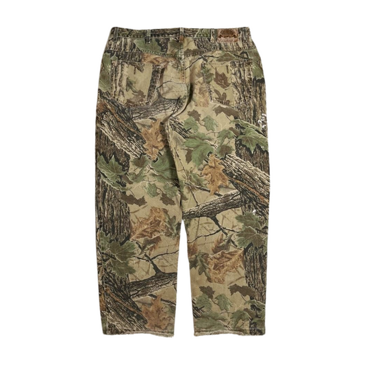 (38) Cabelas Camo Pants