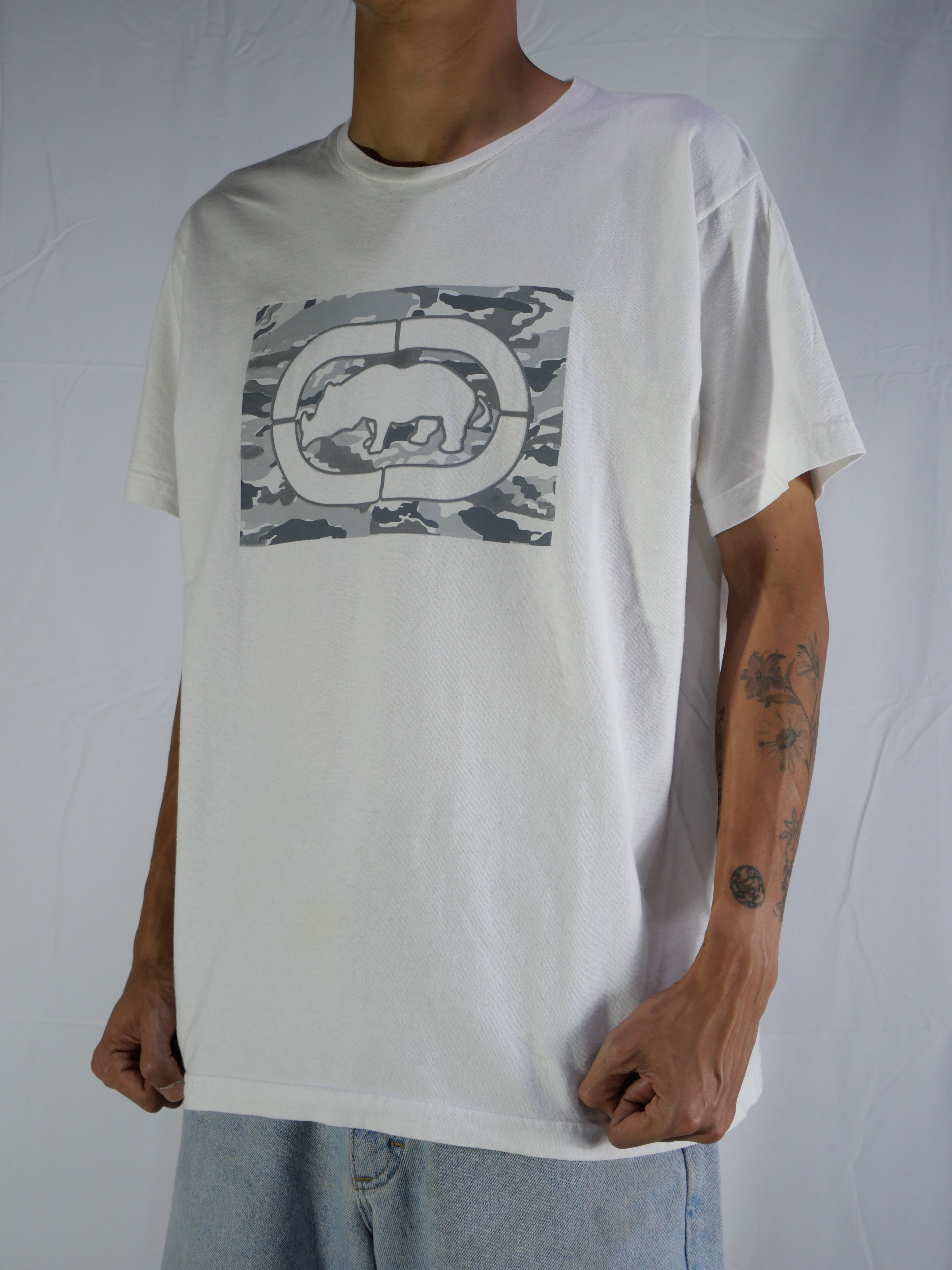 (L) Ecko T-shirt