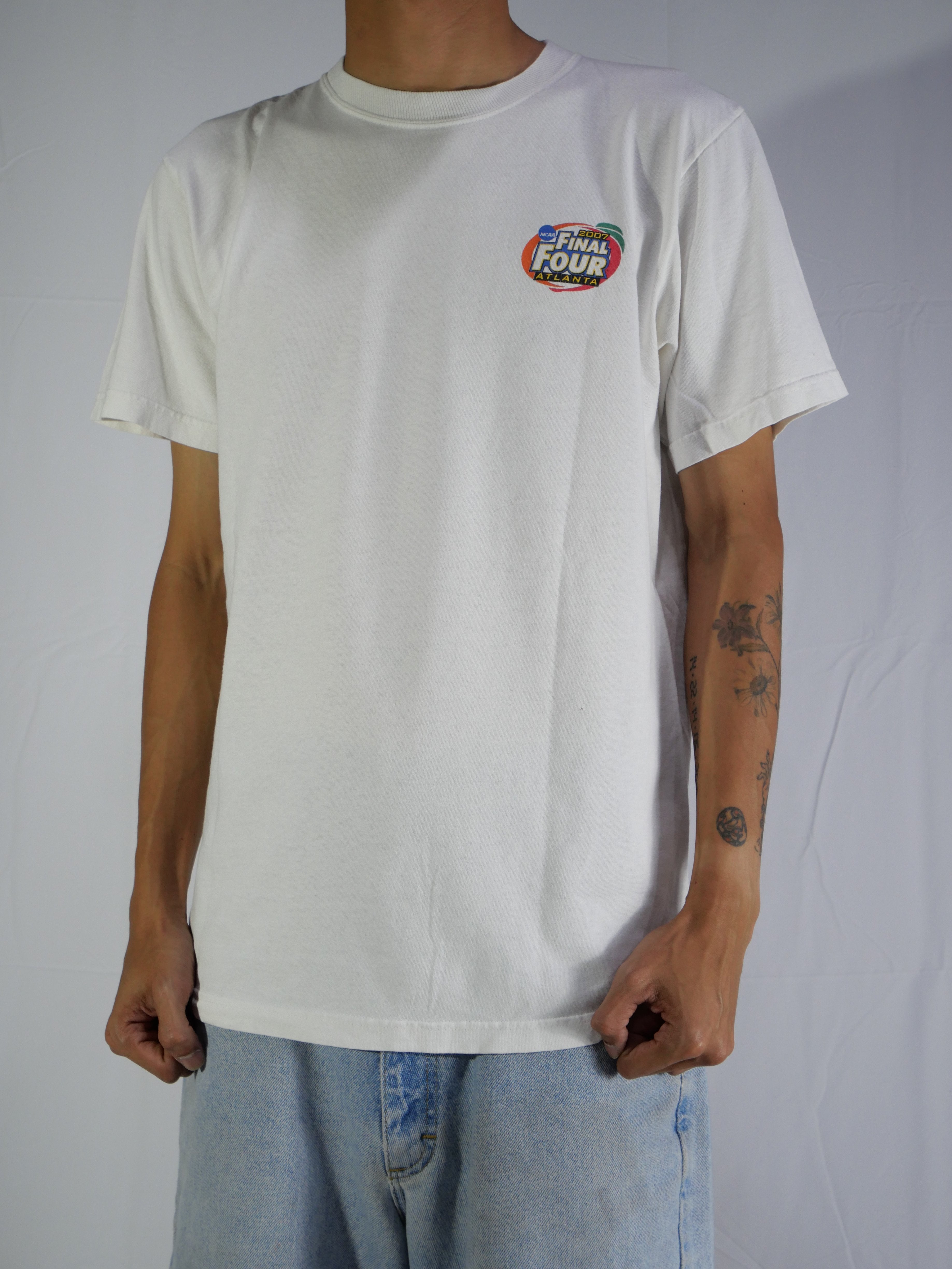 (M) College Basketball T-Shirt