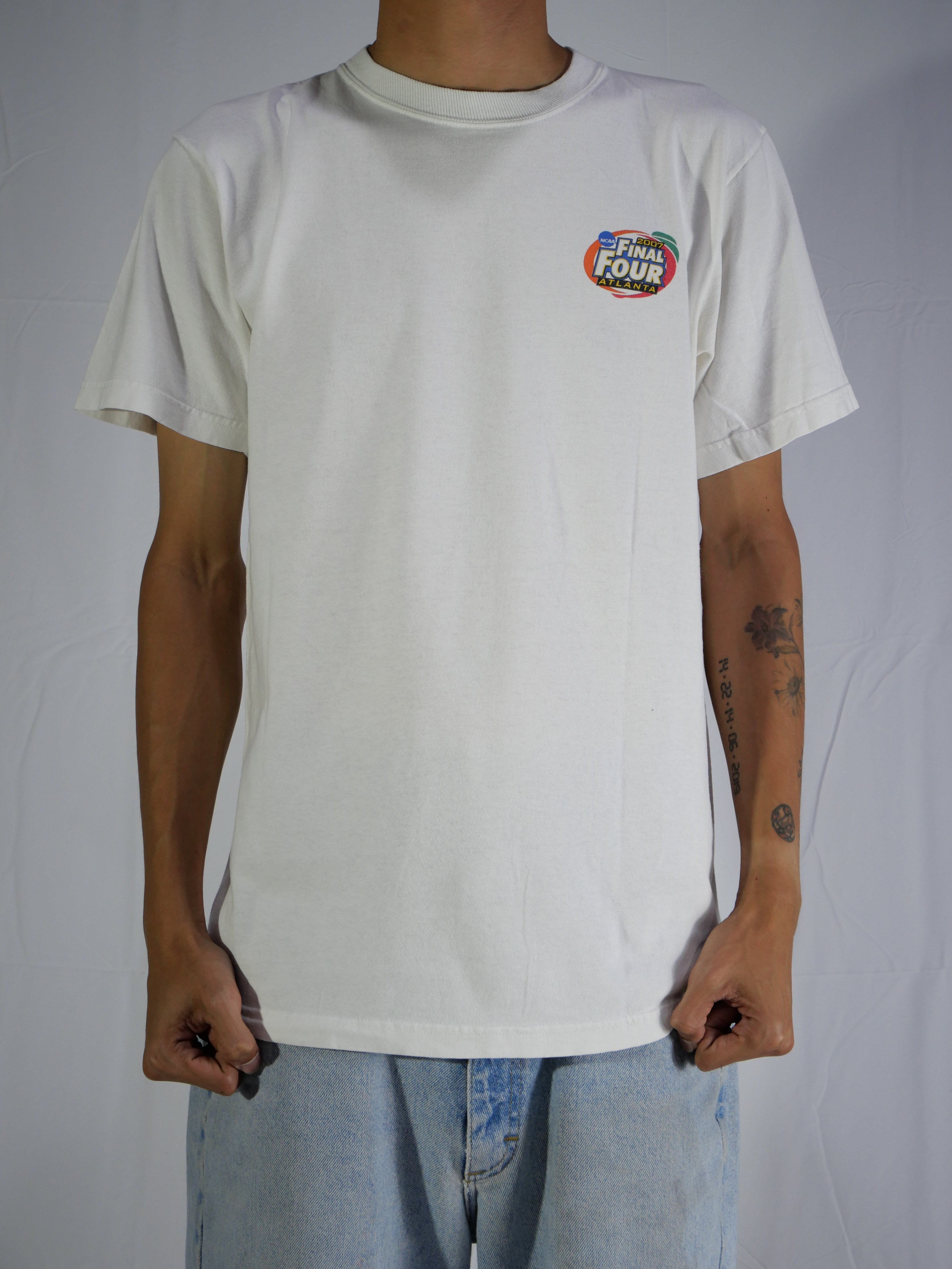 (M) College Basketball T-Shirt