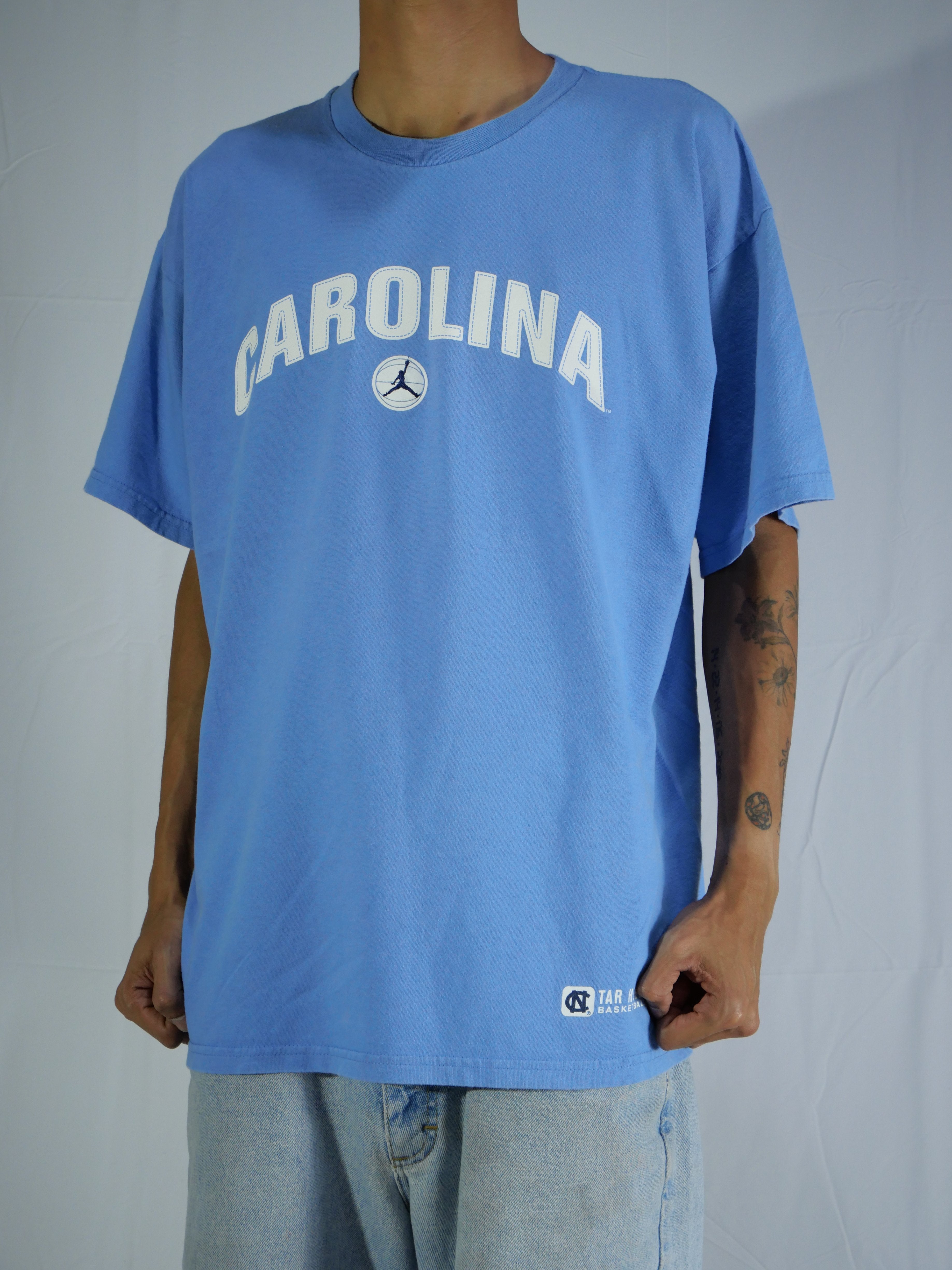 (L) Carolina Basketball T-Shirt