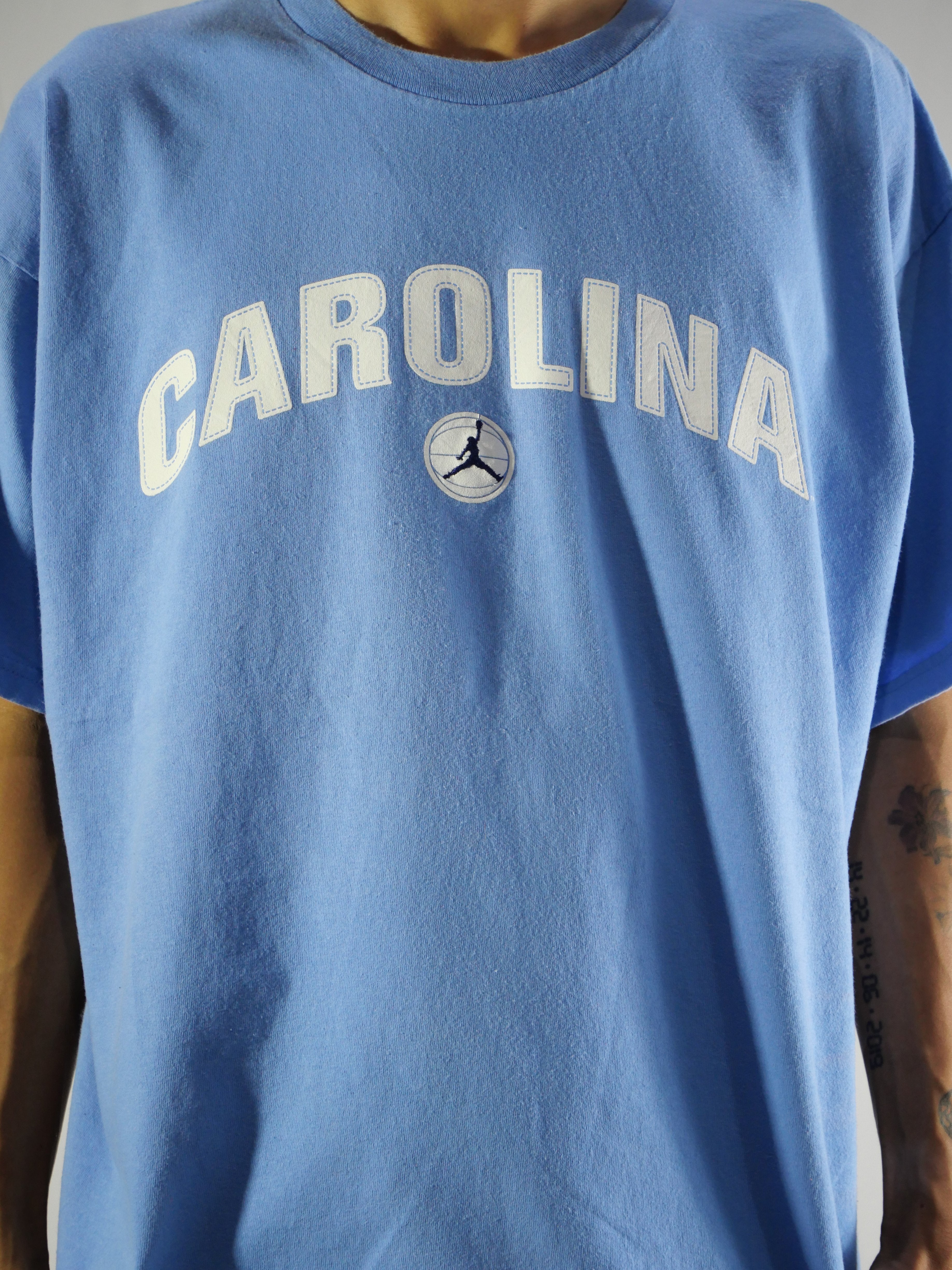 (L) Carolina Basketball T-Shirt