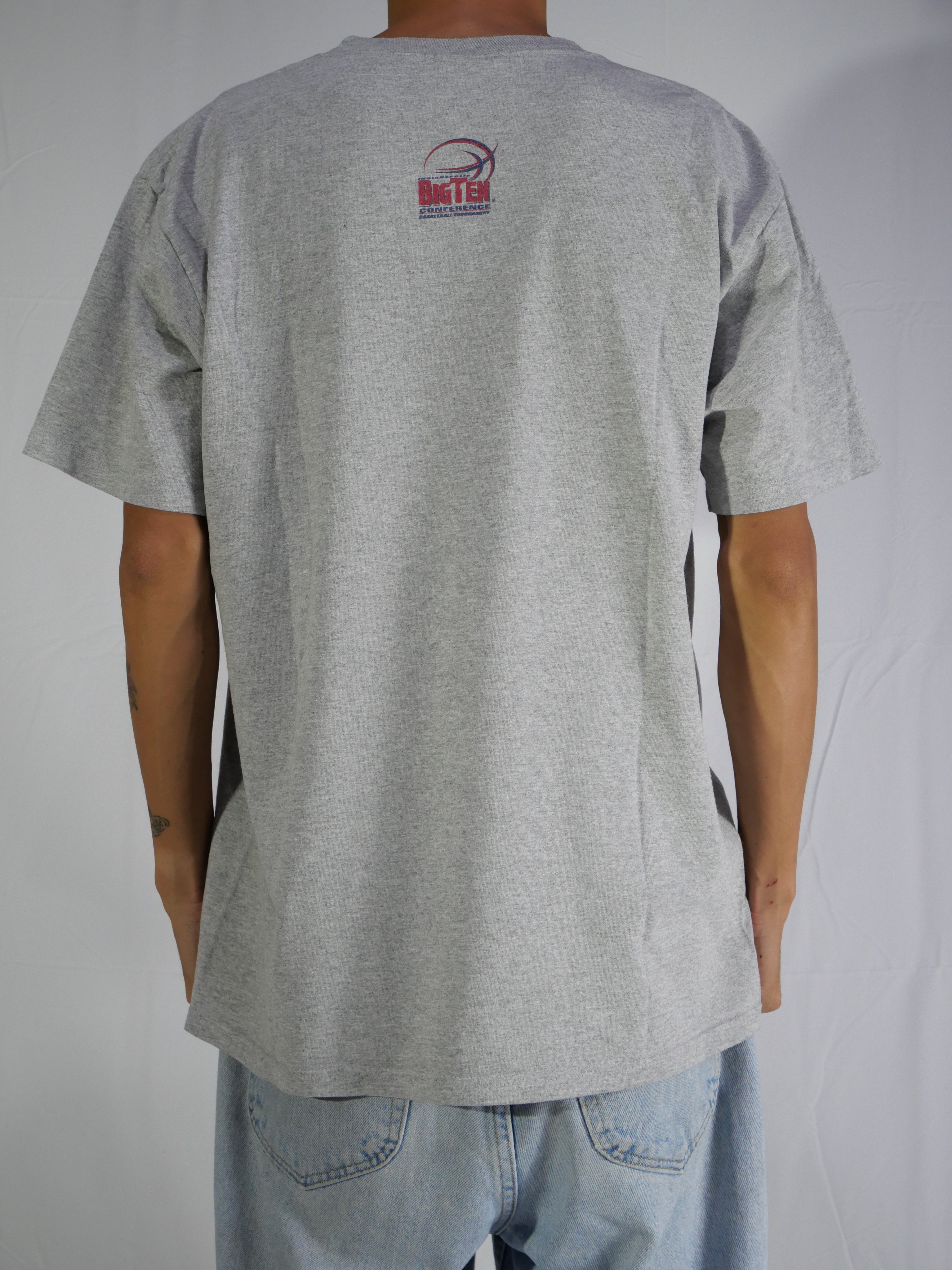 (L) College Basketball T-Shirt